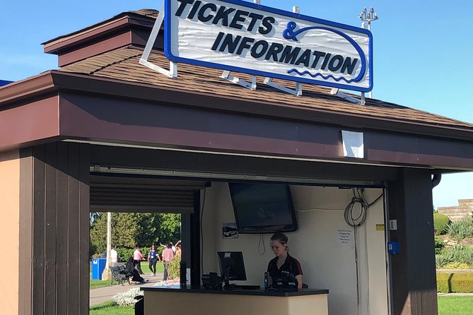 Small-Group Niagara Falls Day Tour from Toronto with Boat and Lunch Options - The winery stop: what you should expect (and what to confirm)