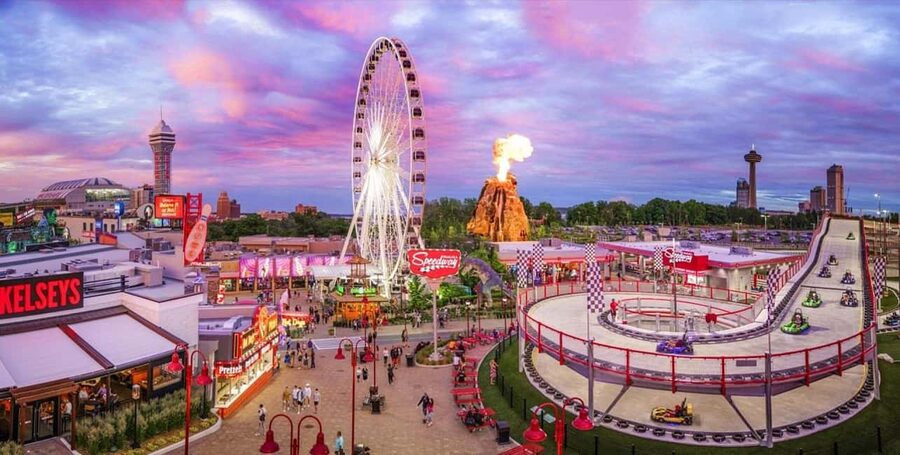 Small group: Toronto, Montreal, Quebec & Niagara 4-Day Tour - Guides and group feel: what you can expect from the tour leadership