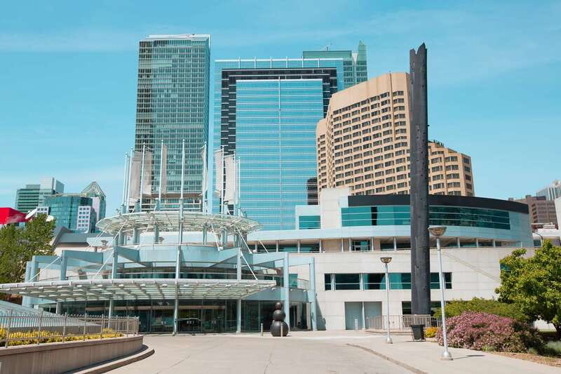 Toronto: 2-Hour Downtown Walking Tour - Starting at Yonge-Dundas Square: the best place to begin downtown