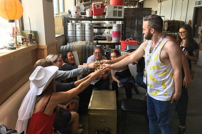 Toronto Craft Brewery Tour - How the 4-hour Toronto beer circuit really feels