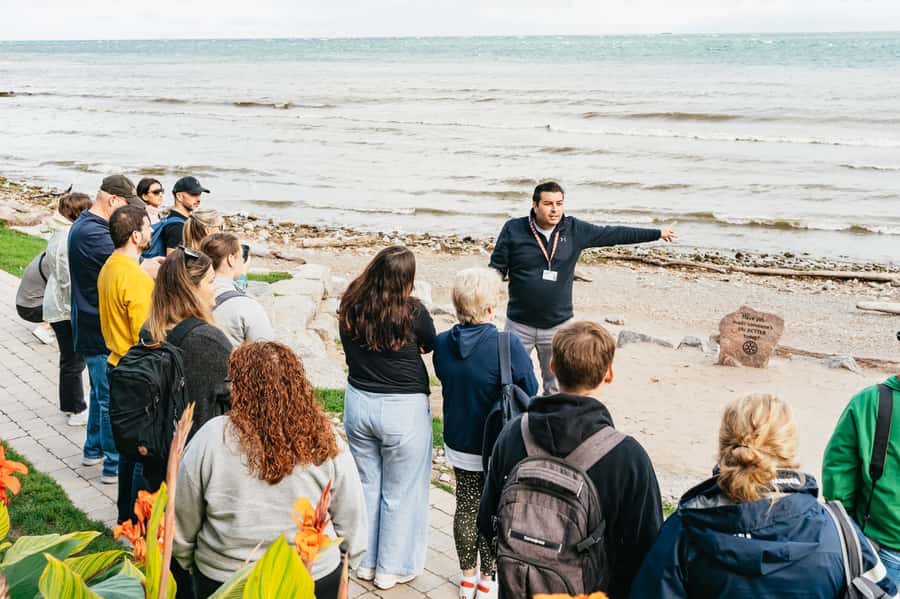 Toronto: Falls Day Tour with Boat Cruise & Niagara-the-Lake - Key things to know before you go
