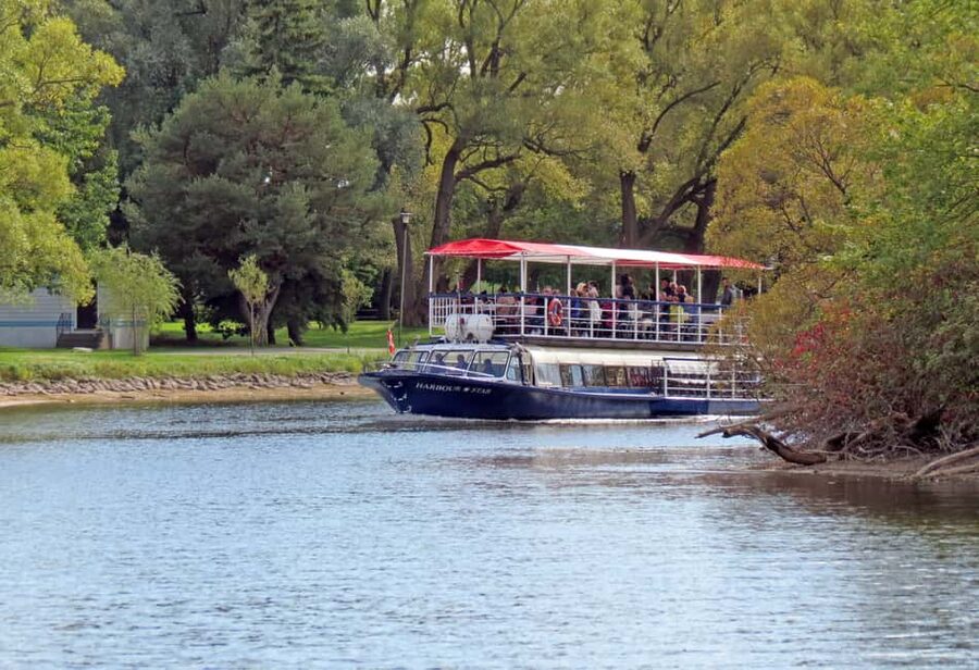 Toronto: Guided Harbour and Islands Sightseeing Cruise - Why this 1-hour harbour-and-islands cruise is such good Toronto value