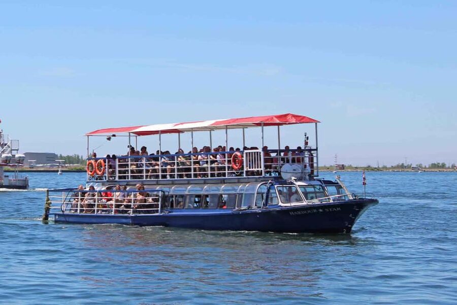 Toronto: Guided Harbour and Islands Sightseeing Cruise - The Toronto Islands: what you’ll see in about 45 minutes