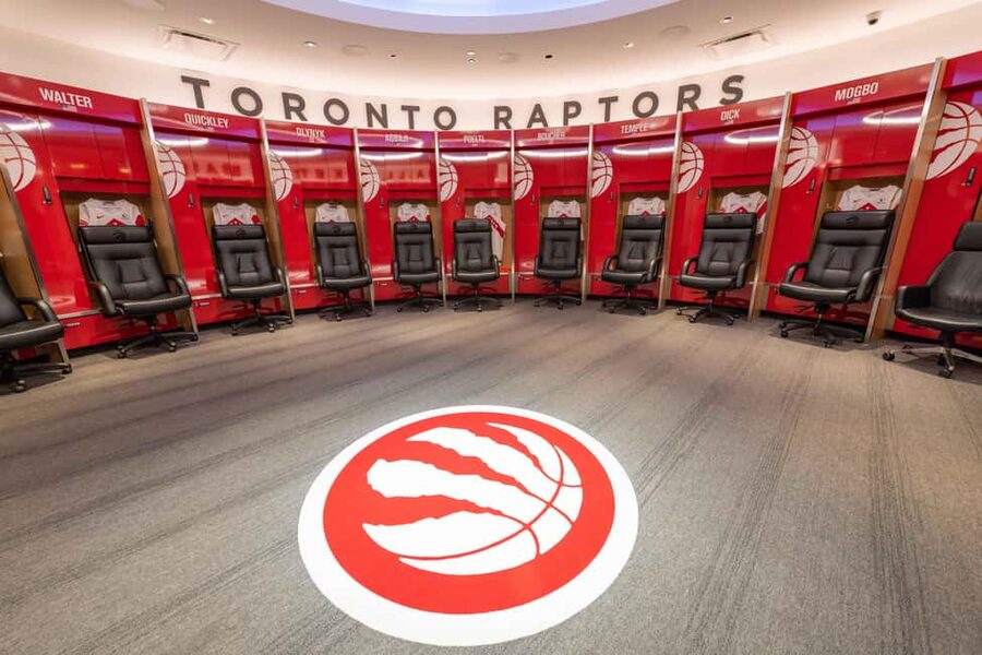 Toronto: Guided Tour of Scotiabank Arena - Leafs and Raptors Locker Rooms: The Photo Ops That Mean the Most