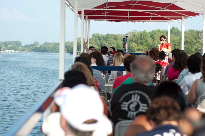 Toronto Harbour and Islands Cruise - Live narration: how the story stays fun for 45 minutes
