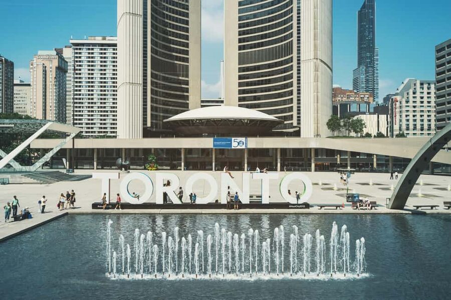 Toronto Highlights Walking Tour with Tower Entry - Starting at St. Lawrence Market: the route makes sense