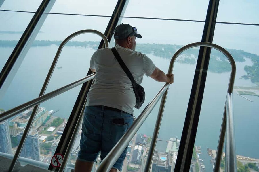 Toronto Highlights Walking Tour with Tower Entry - Who this tour fits best