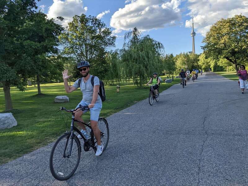 Toronto Islands: Morning or Twilight 3.5-Hour Bike Tour - Pace and Comfort: Easy Riding With a Few “Pay Attention” Moments