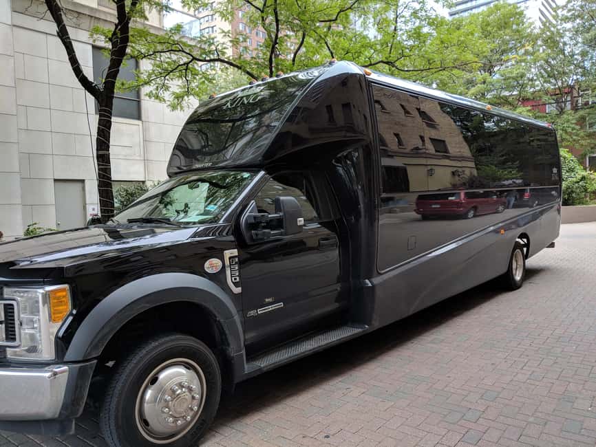 Toronto: Niagara Falls Bus Tour with Maple Tasting and NOTL - Whirlpool plus the seasonal Floral Clock