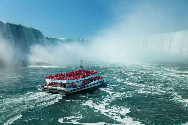Toronto: Niagara Falls Tour with Cruise and Behind The Falls - Getting to Niagara: the air-conditioned coach that keeps things stress-free