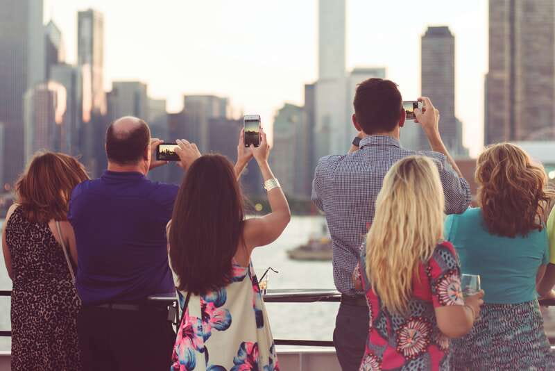Toronto: Premium Harbor Cruise with Lunch, Brunch, or Dinner - What You See From the Water: Skyline Views That Actually Matter