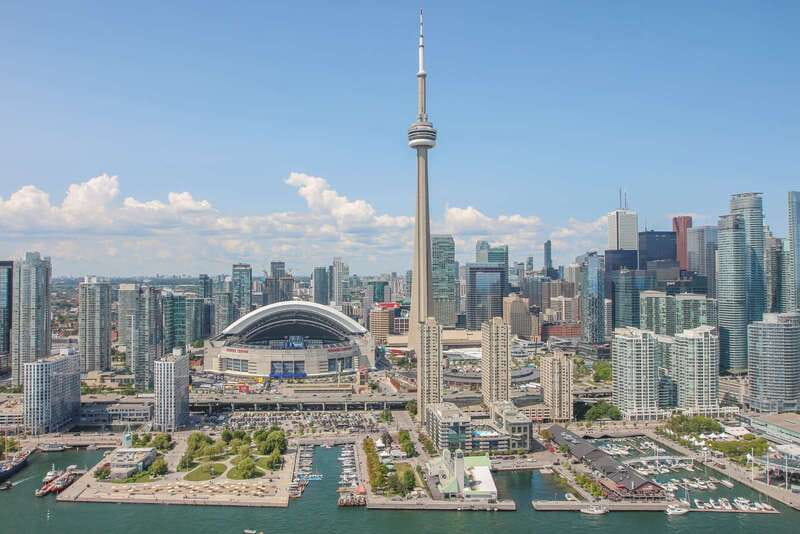 Toronto: Private Helicopter Tour for Two - Two people, one aircraft: window seats and easy conversation