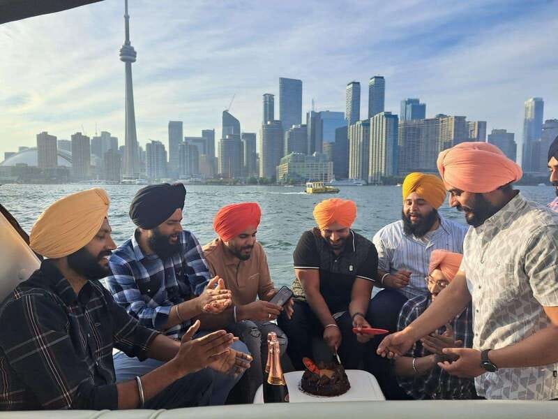 Toronto: Private Luxury Yacht Sightseeing Cruise & Prosecco - Prosecco Included: What You Get, Who Gets It, and a Smart Check