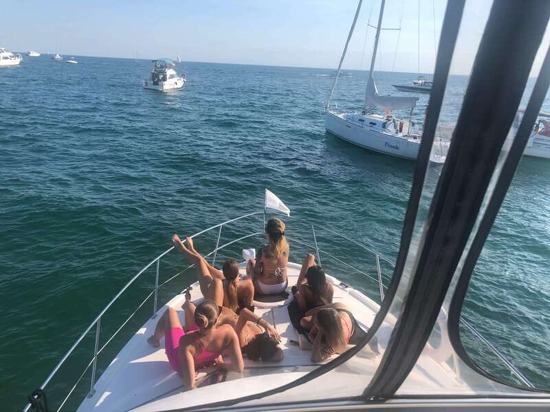 Toronto: Private Luxury Yacht Sightseeing Cruise & Prosecco - Captain Paul and the Crew Vibe: Friendly Guidance Beats Guessing