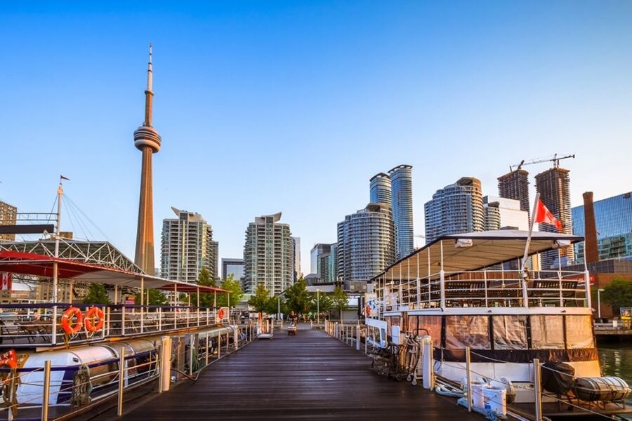 Toronto: Shuttle Transfer Between Downtown and Niagara Falls - The ride to Niagara Falls: comfort on a 1.5–2 hour drive