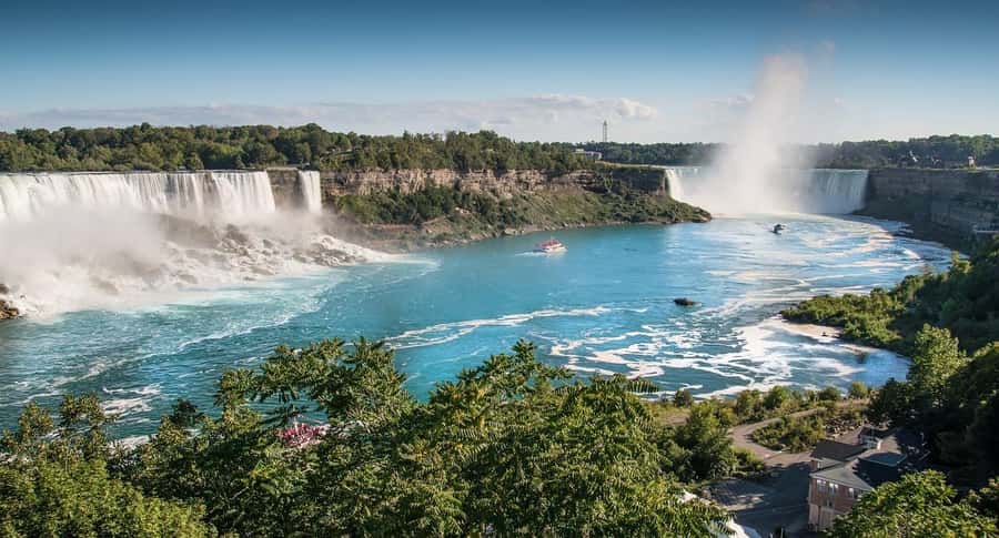 Toronto: Small-Group Niagara Falls Day Trip - Hornblower Niagara cruise in summer vs winter alternatives
