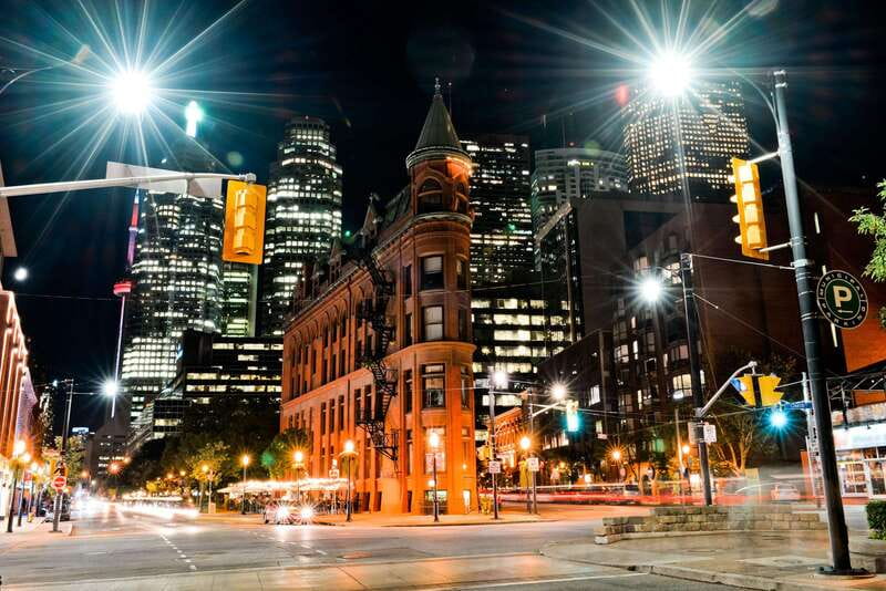 Toronto: Small Group Night Tour with Harbour Boat Cruise - How This Toronto Night Tour Flows (Van, then Boat, then Walk Time)