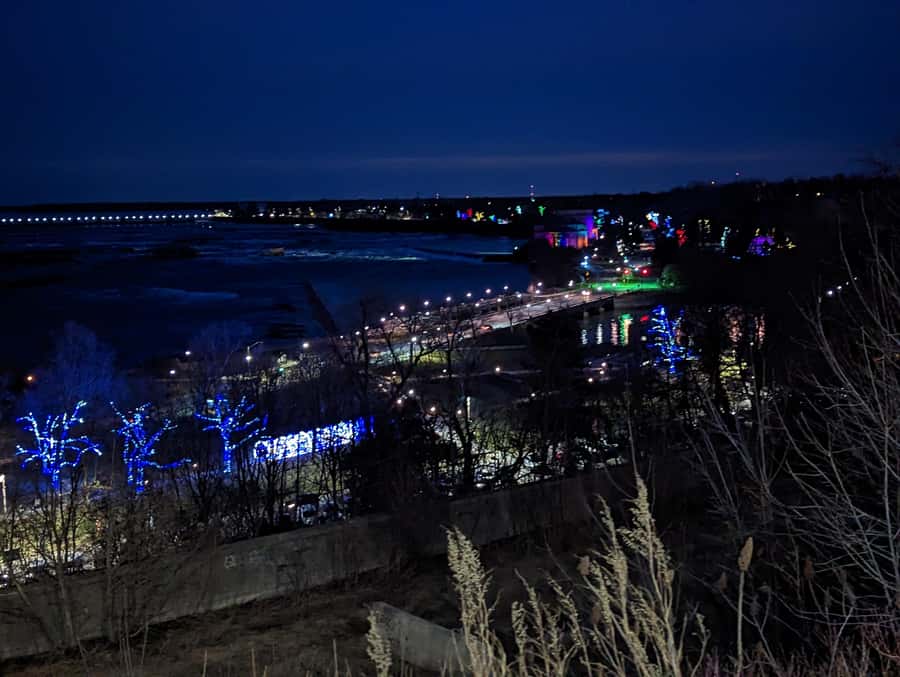 Toronto to Niagara Falls: Evening Tour with Cruise & lights - A 9-hour Niagara evening plan from Toronto: what the timing really means