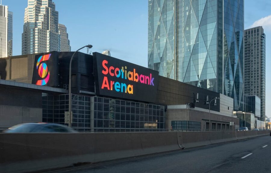 Toronto: Toronto Maple Leafs Game Ticket at Scotiabank Arena - Game Night Flow: What 150 Minutes Feels Like