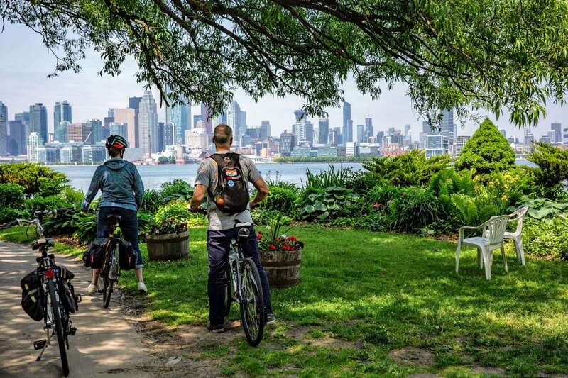 Toronto Waterfront and Islands Guided Bicycle Tour - The Guided Downtown Pieces That Help You Learn the City
