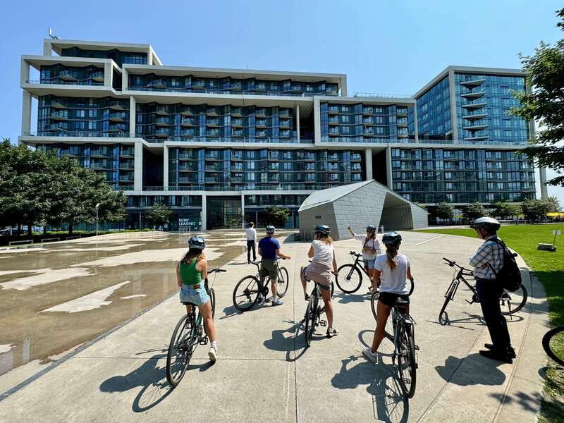 Toronto Waterfront and Islands Guided Bicycle Tour - The Photo-Stop Strategy: Better Pictures, Less Stress