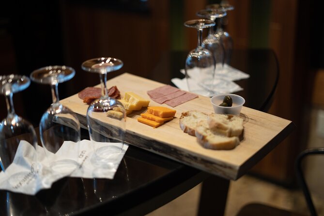 Wine Tour with Lunch in Niagara-on-the-Lake - Key Things to Know Before You Go